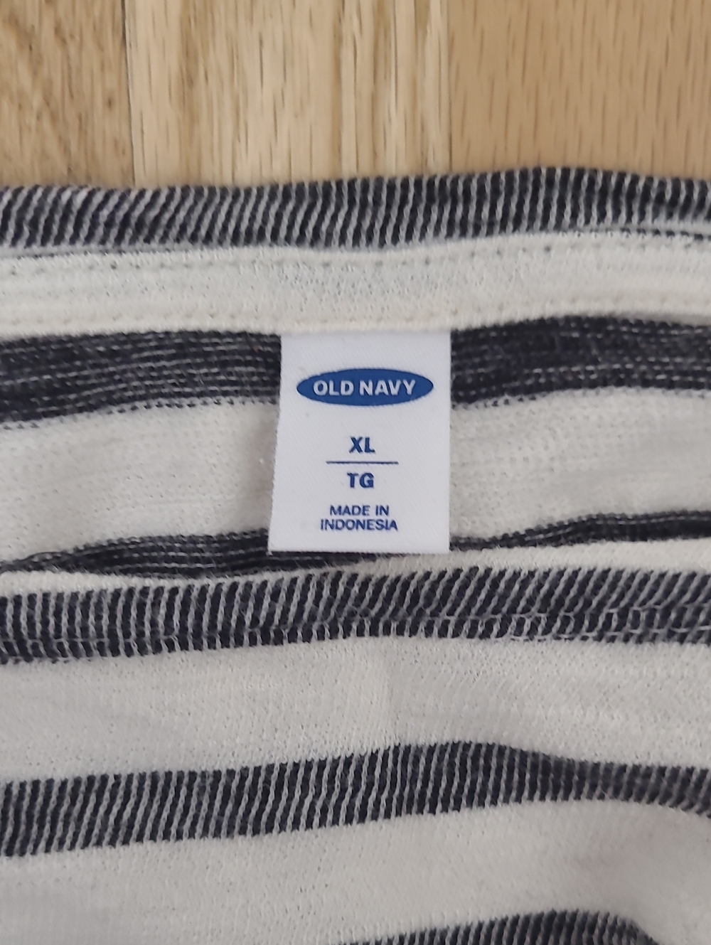 Old Navy Top - Picture 3 of 7